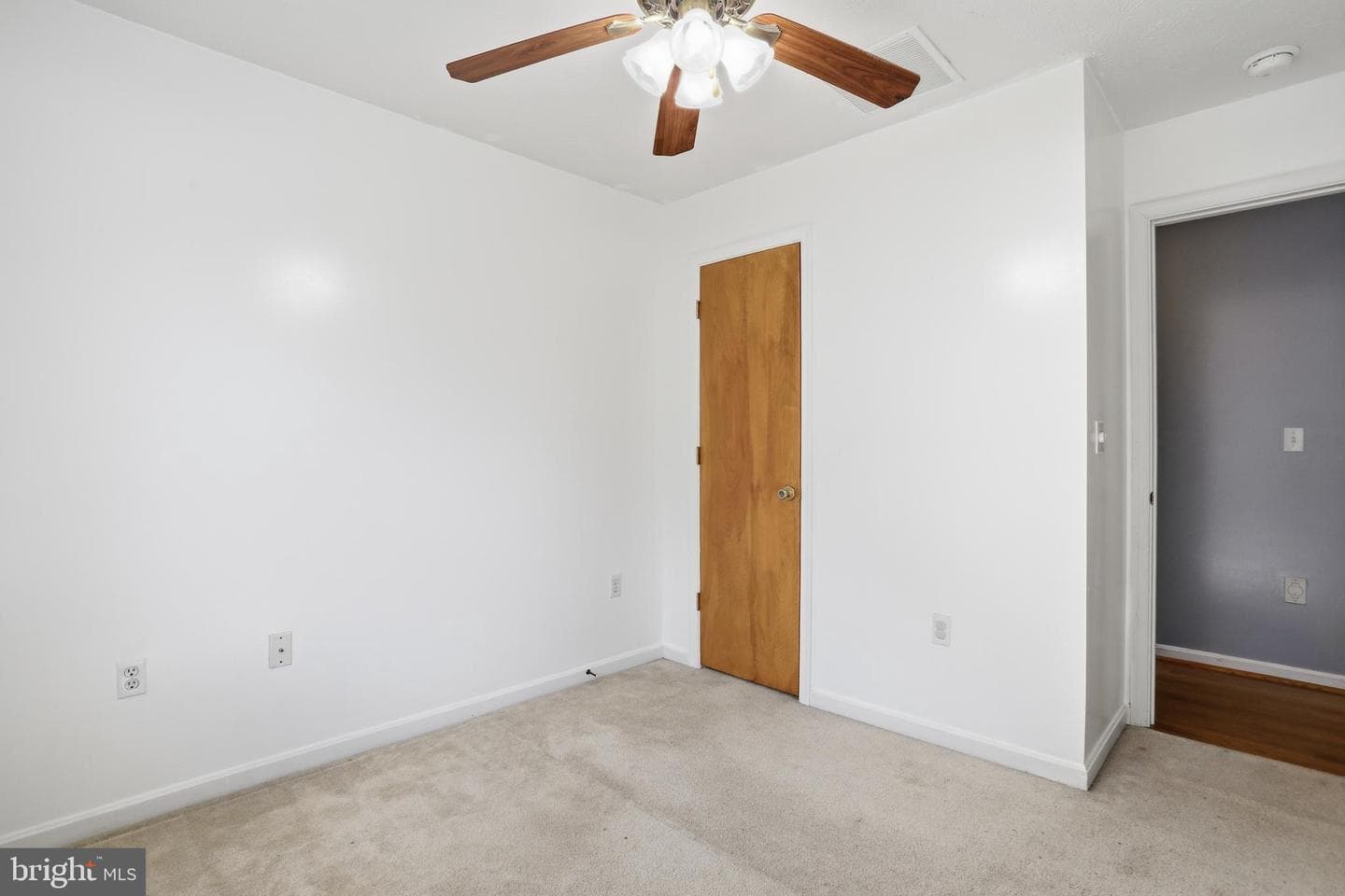 902 Enfield Drive photo 26