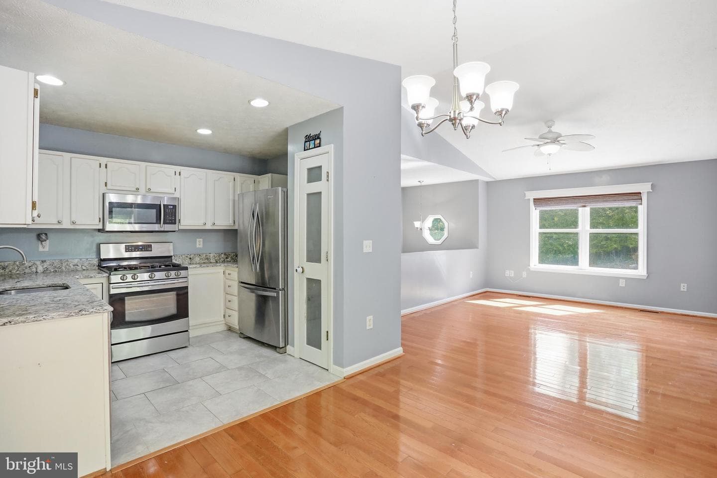 902 Enfield Drive photo 3