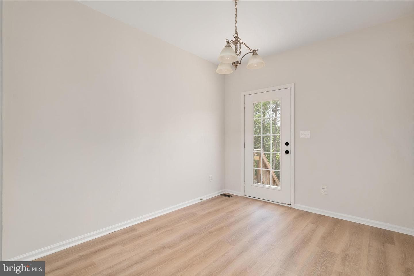 509 Hamilton Court photo 13