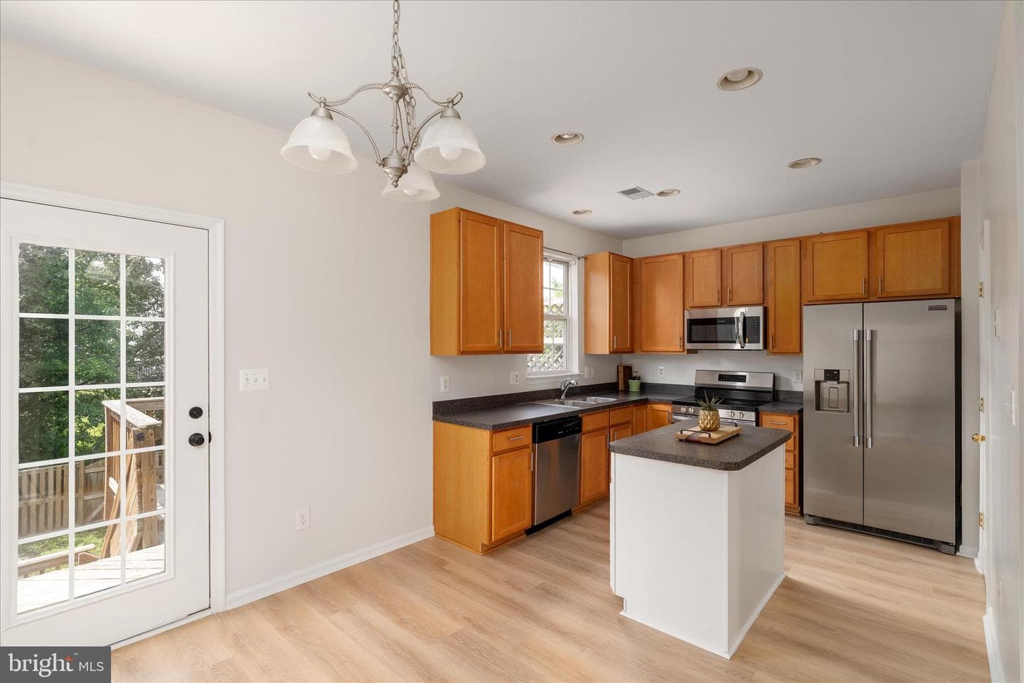 509 Hamilton Court photo 14