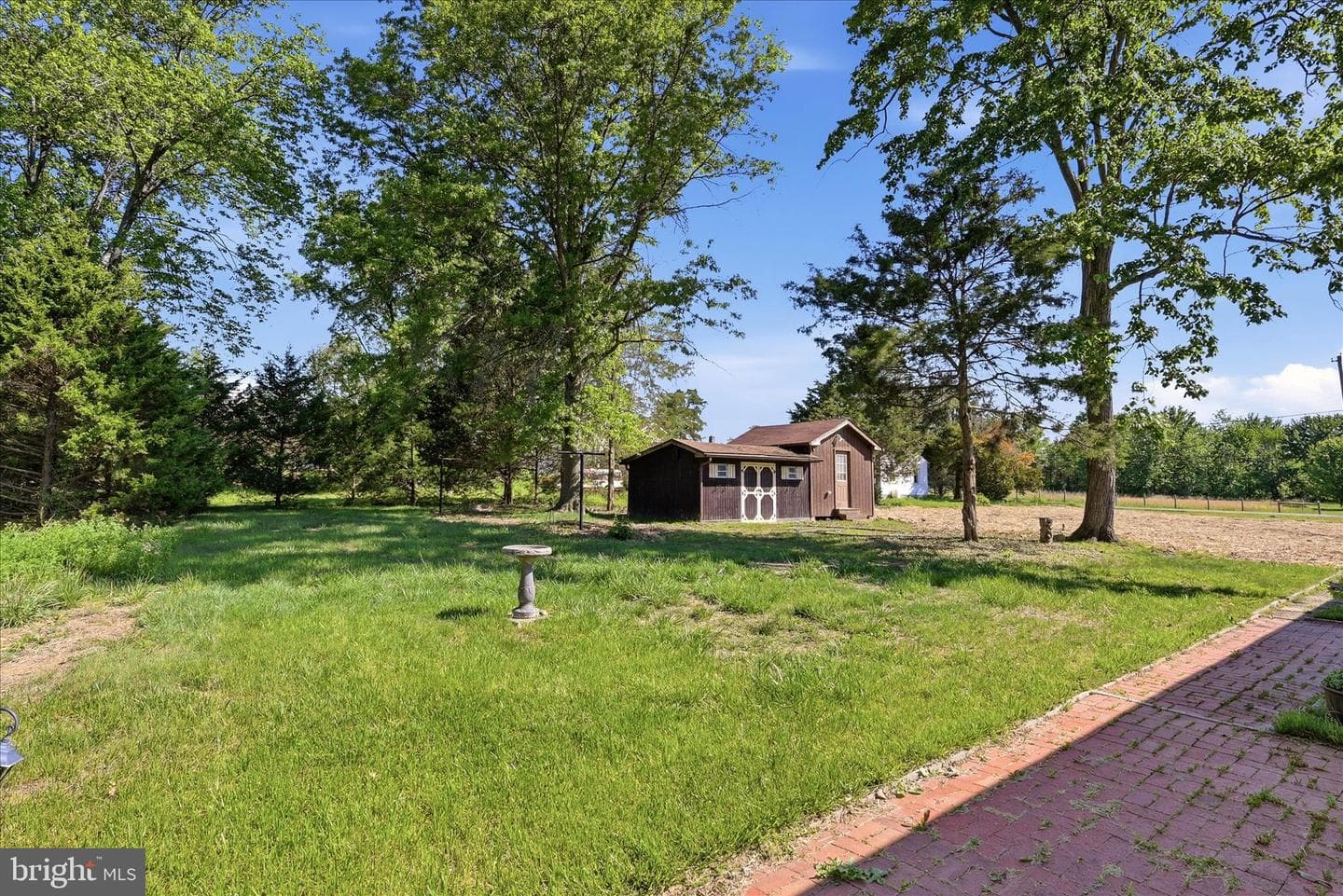 114 Harrison Lane photo 3