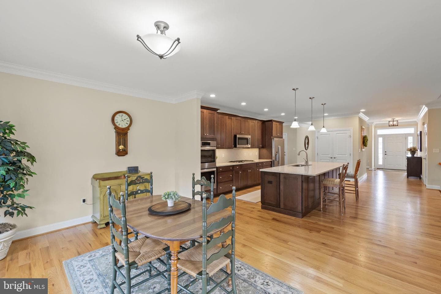 135 Kinross Drive photo 17