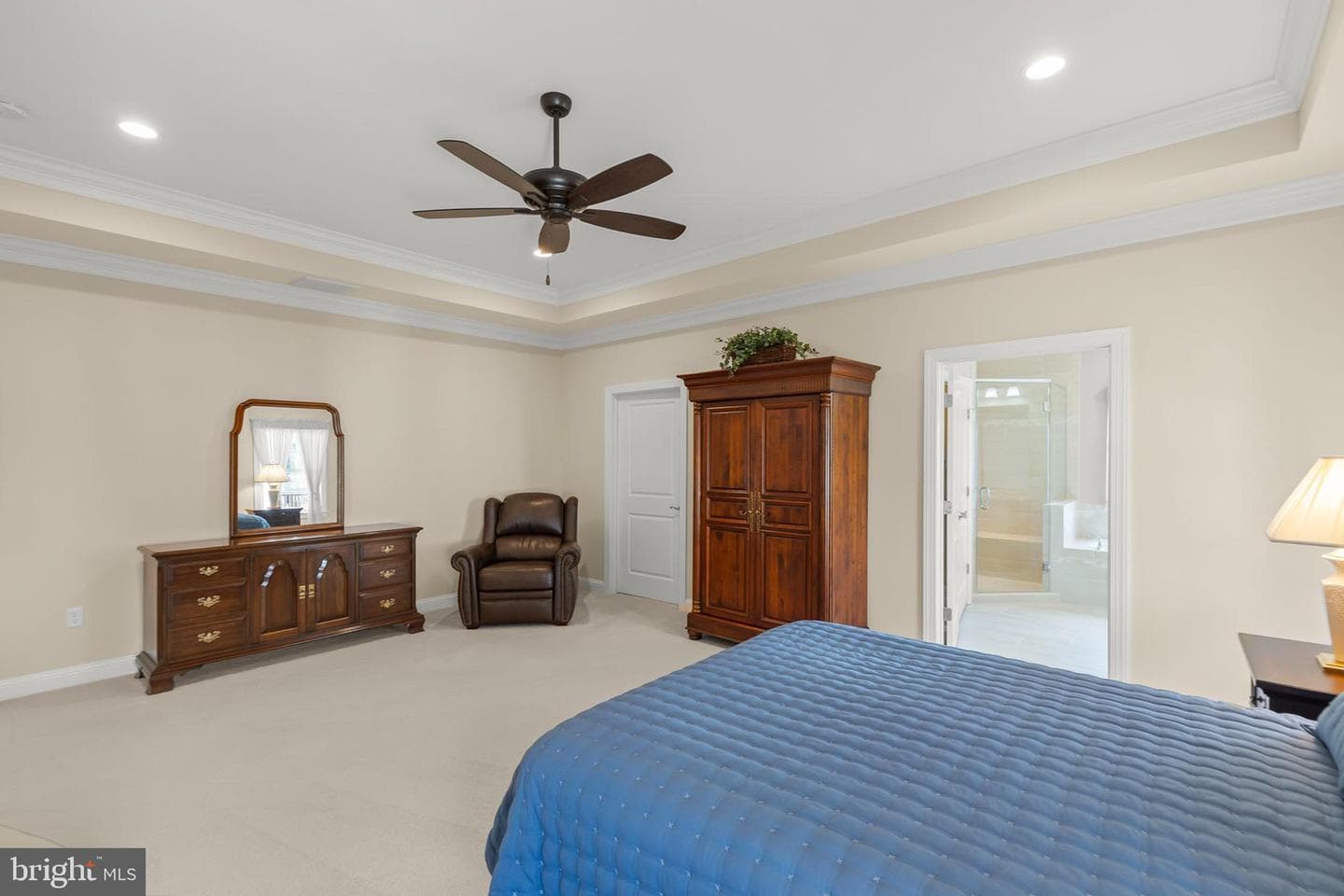135 Kinross Drive photo 22