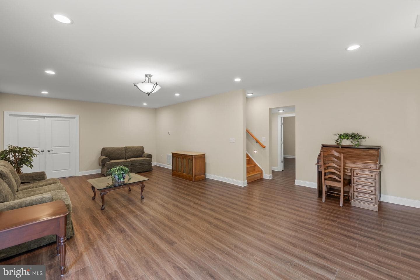135 Kinross Drive photo 35