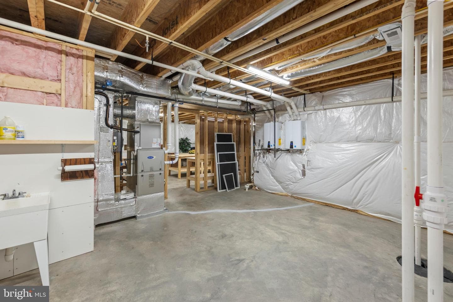 135 Kinross Drive photo 43