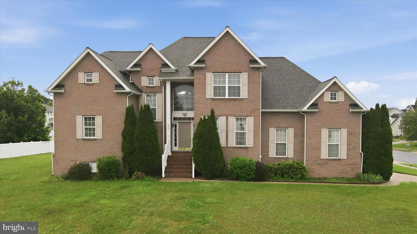 220 Flanagan Drive photo 2