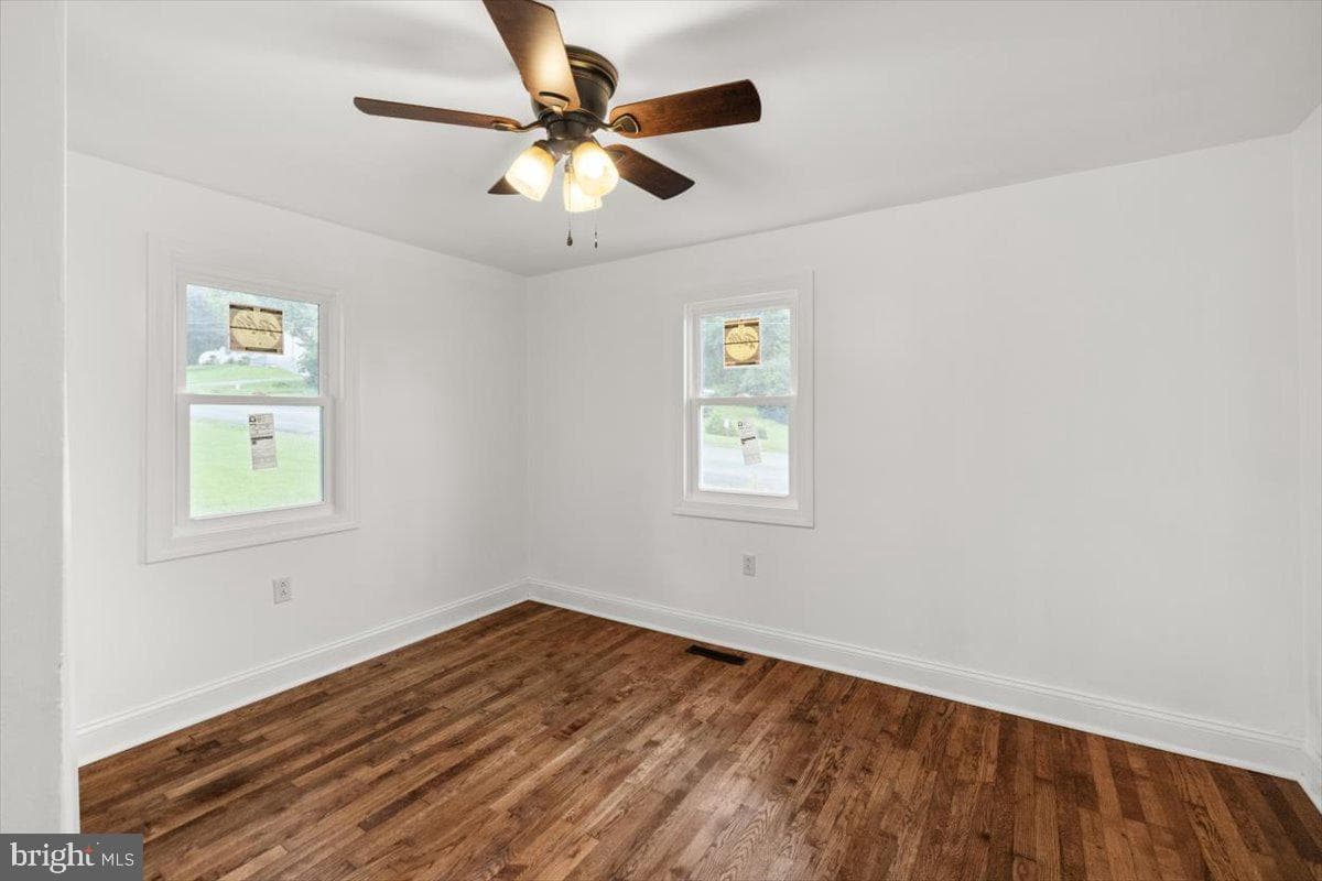 163 Margaret Lane photo 21