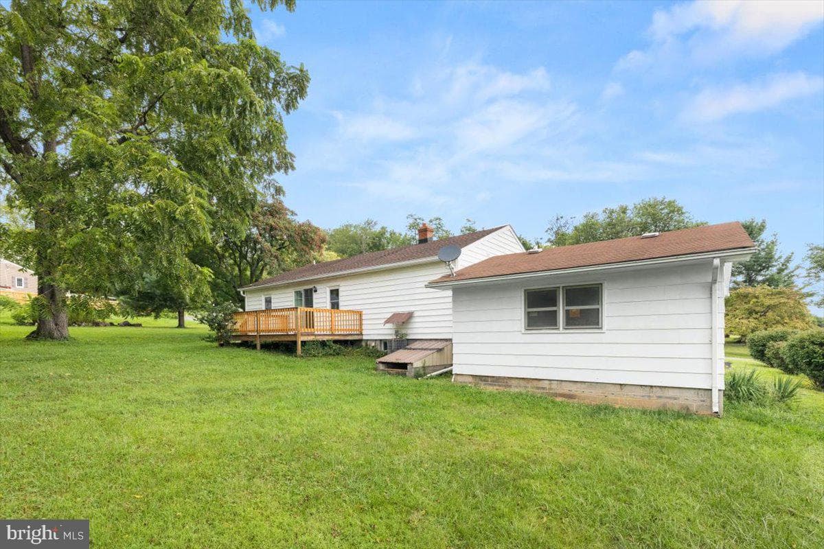 163 Margaret Lane photo 31