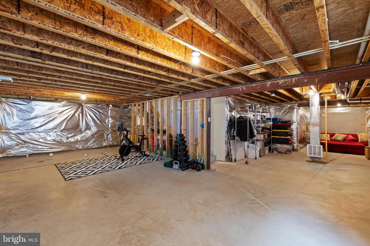 124 Lenore photo 32