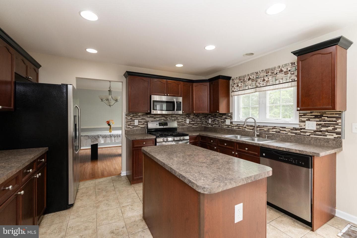 102 Blackpowder Court photo 12