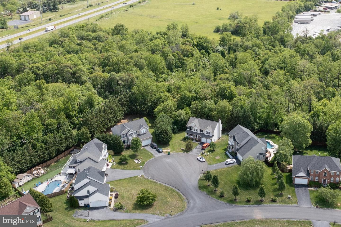 102 Blackpowder Court photo 2
