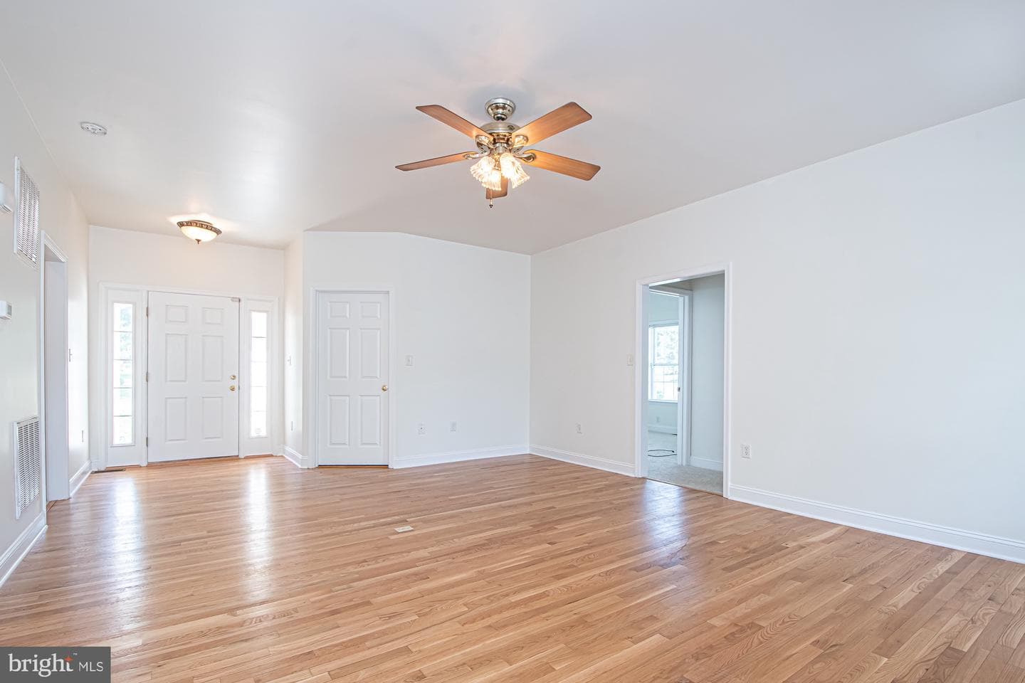 121 Travis Court photo 13