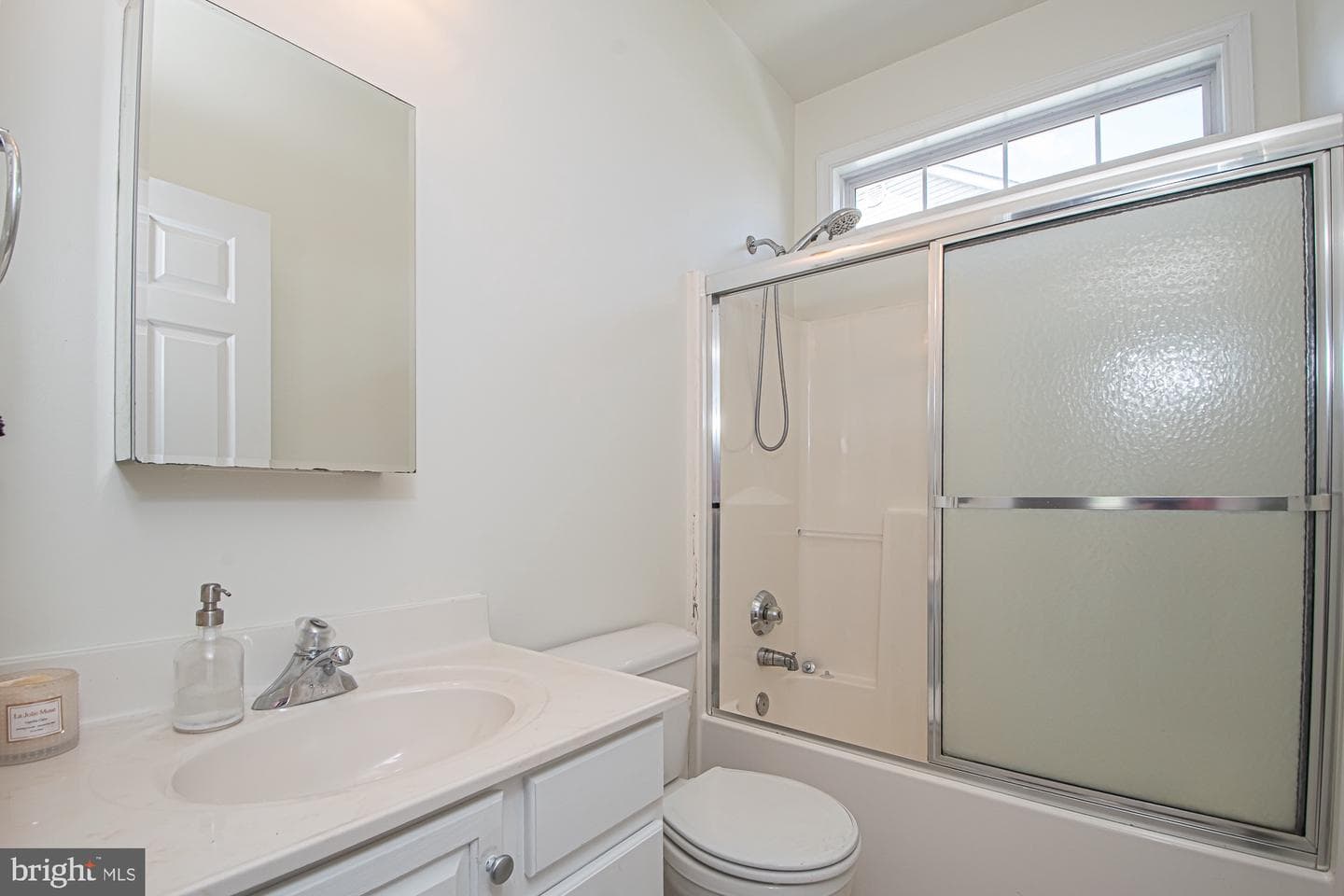 121 Travis Court photo 28