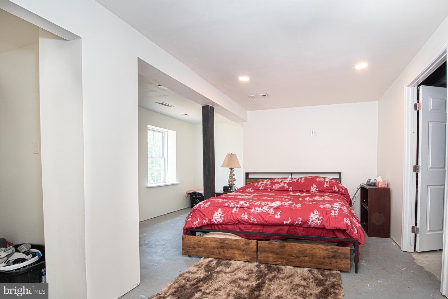 121 Travis Court photo 32