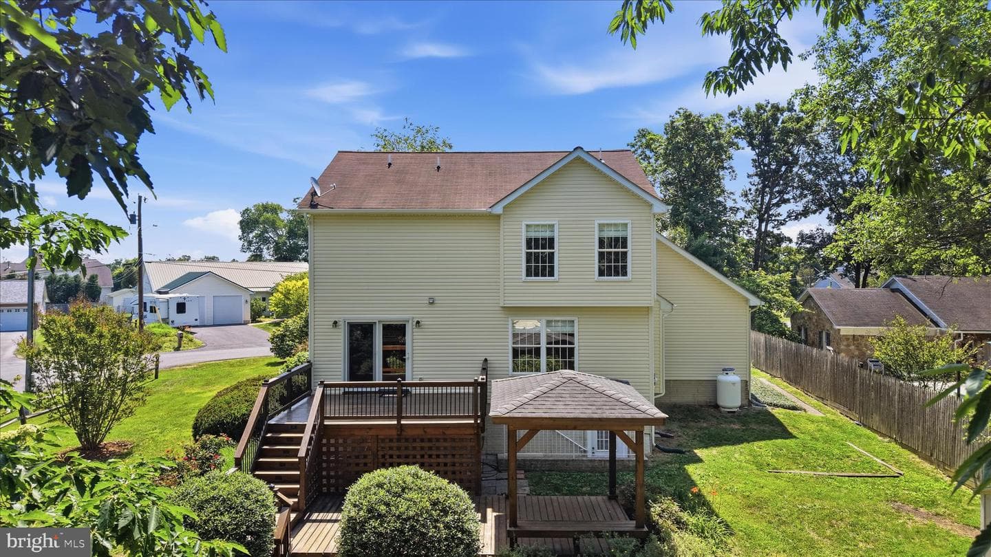 207 Stanley Drive, Winchester