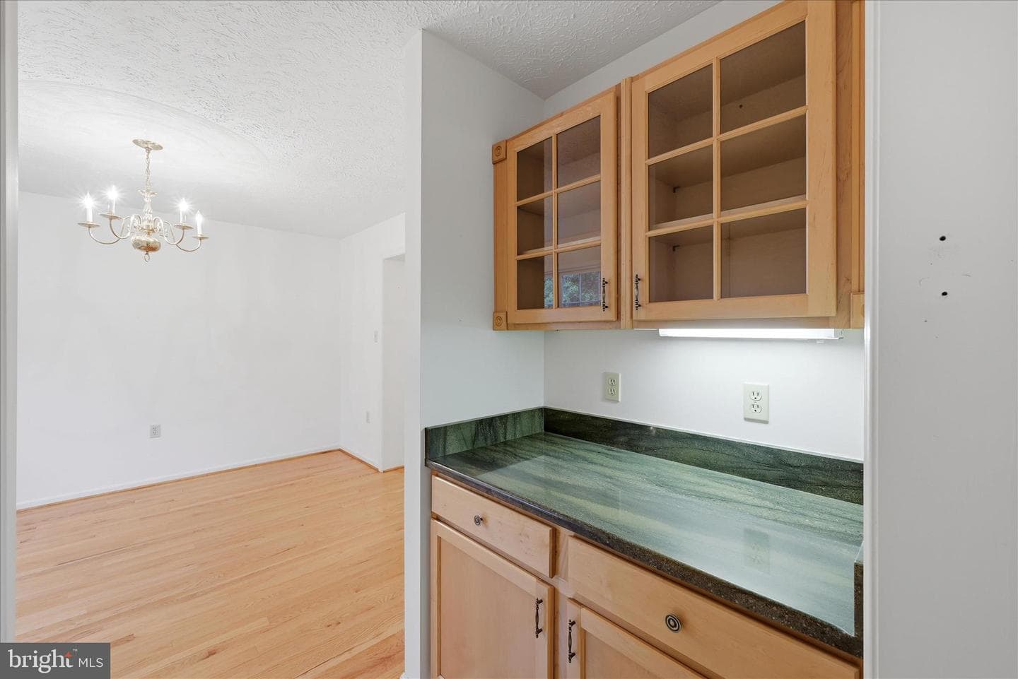 219 Bentley Avenue photo 21