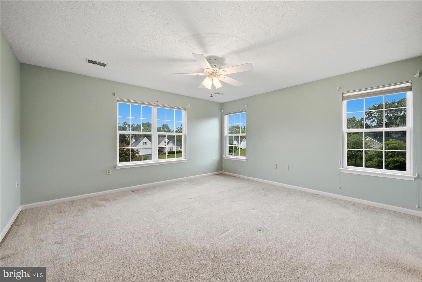 219 Bentley Avenue photo 29
