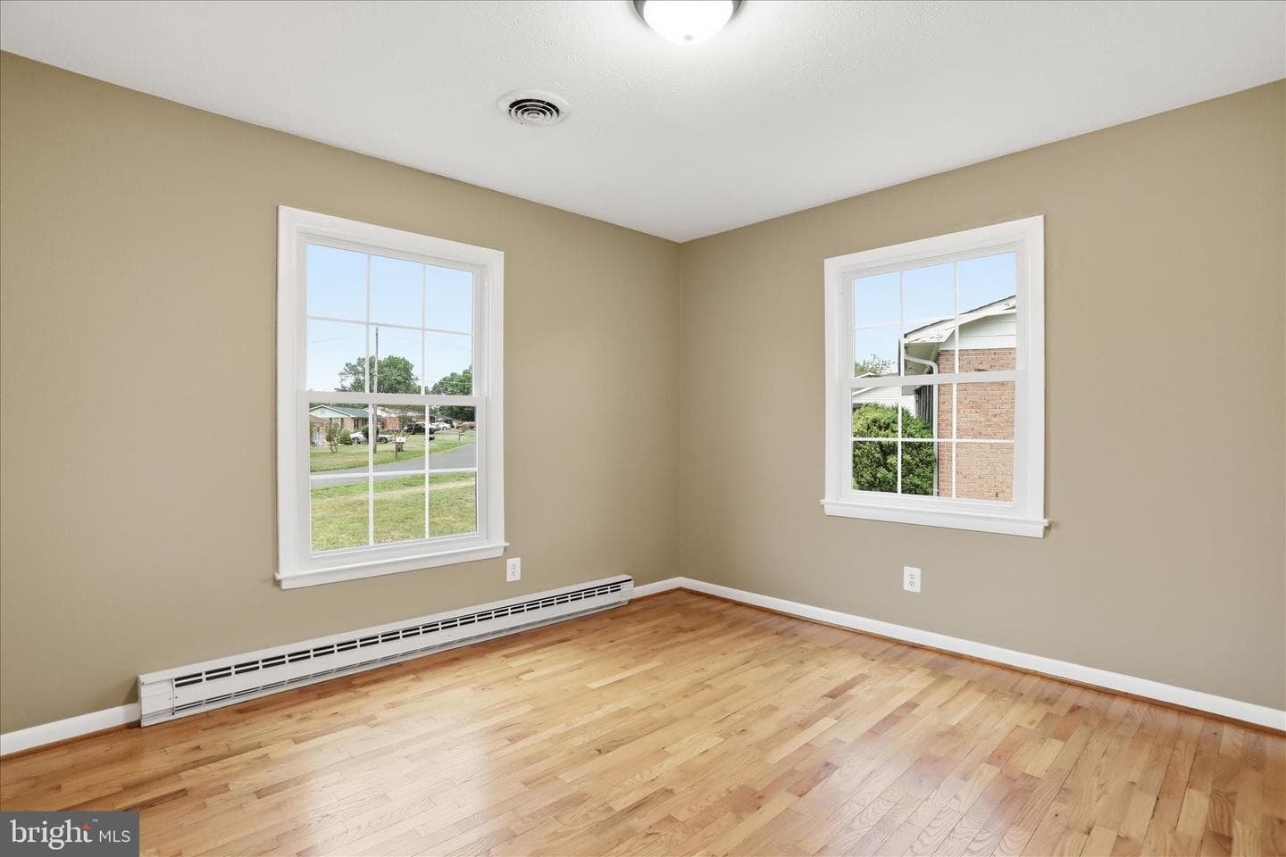 126 Meadowbrook photo 12