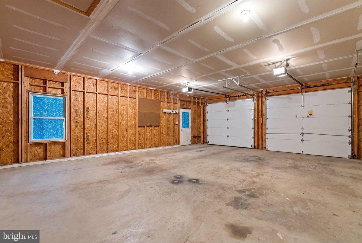 100 Woodlands Lane photo 36