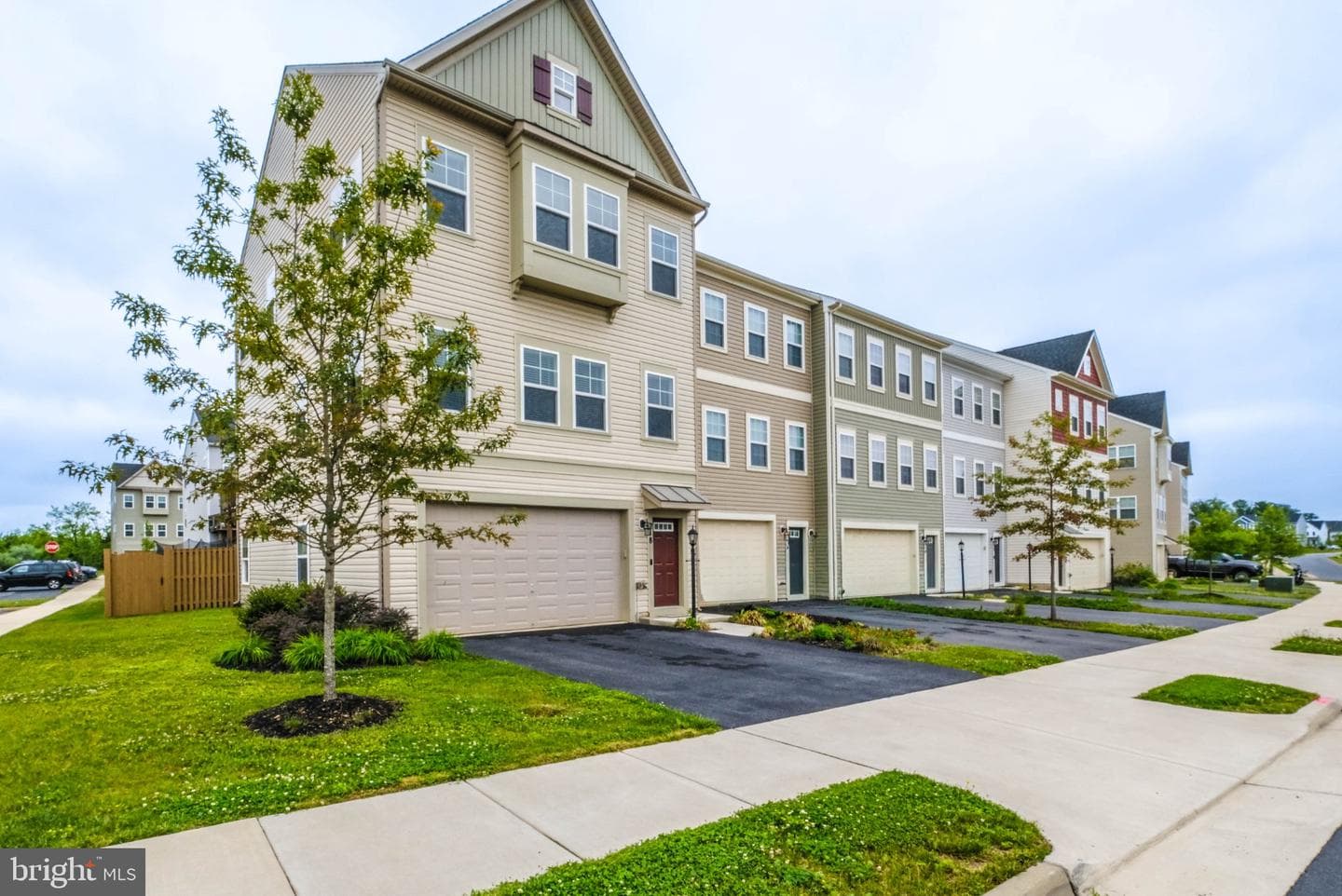 218 Parkland Drive photo 32
