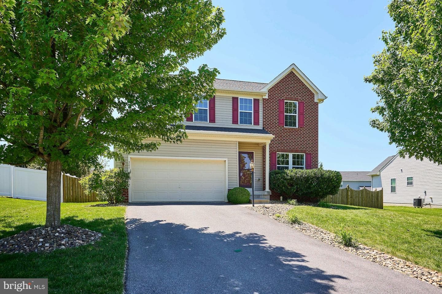 245 Mackenzie Lane photo 2