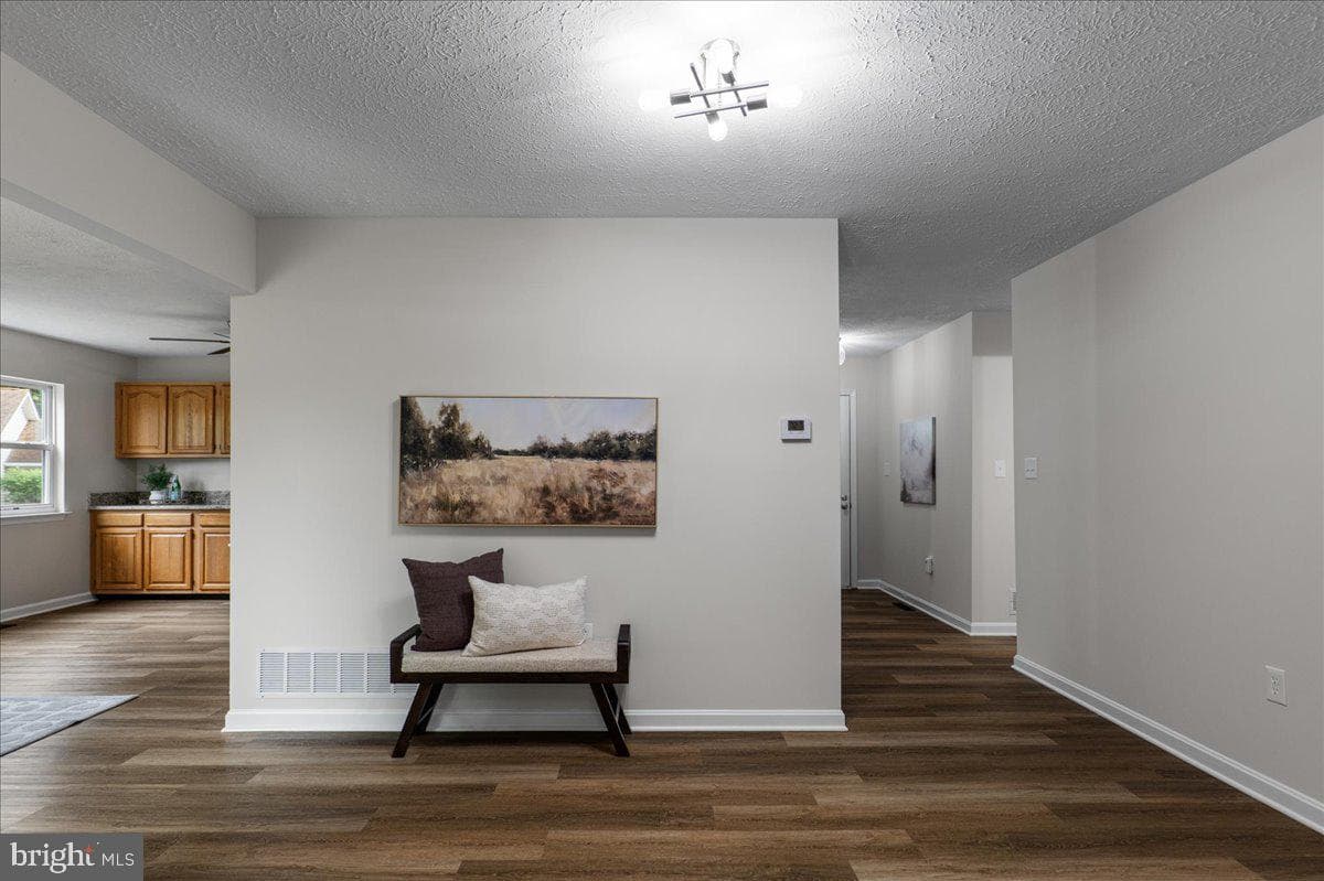 117 Ware Place photo 2