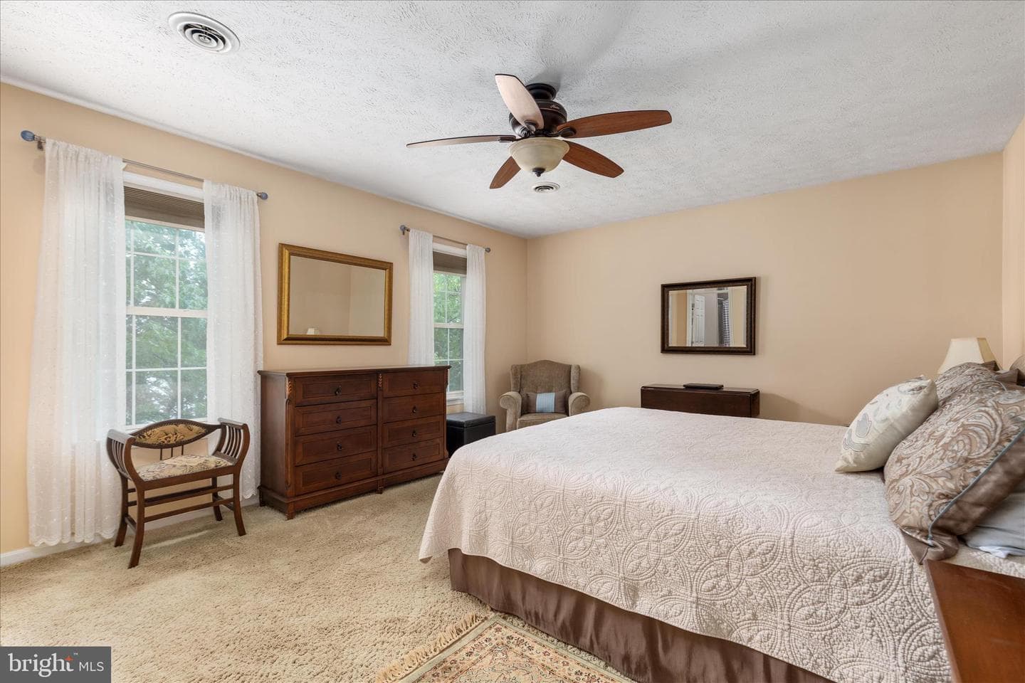 222 Cavalry Drive photo 18
