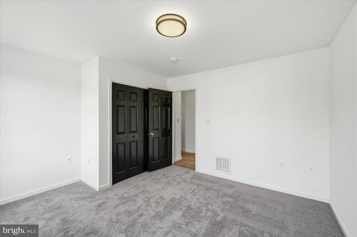 102 Romney Place photo 16