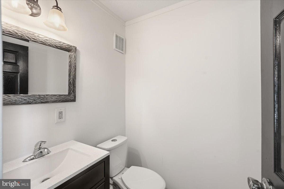 102 Romney Place photo 20