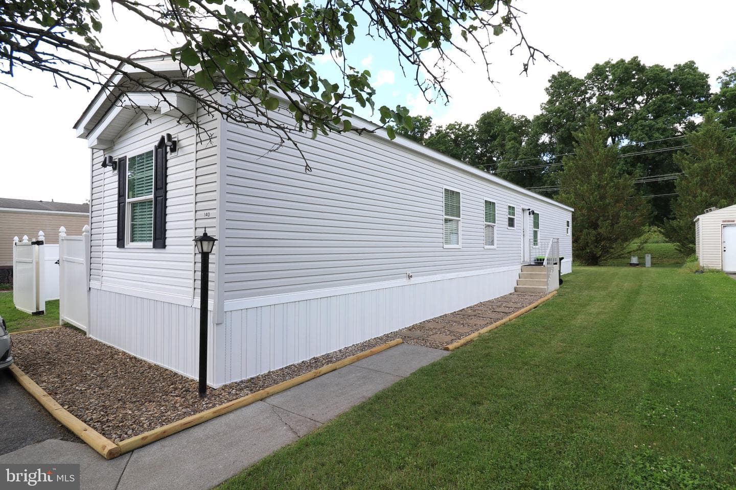 140 Fiddler Avenue photo 3