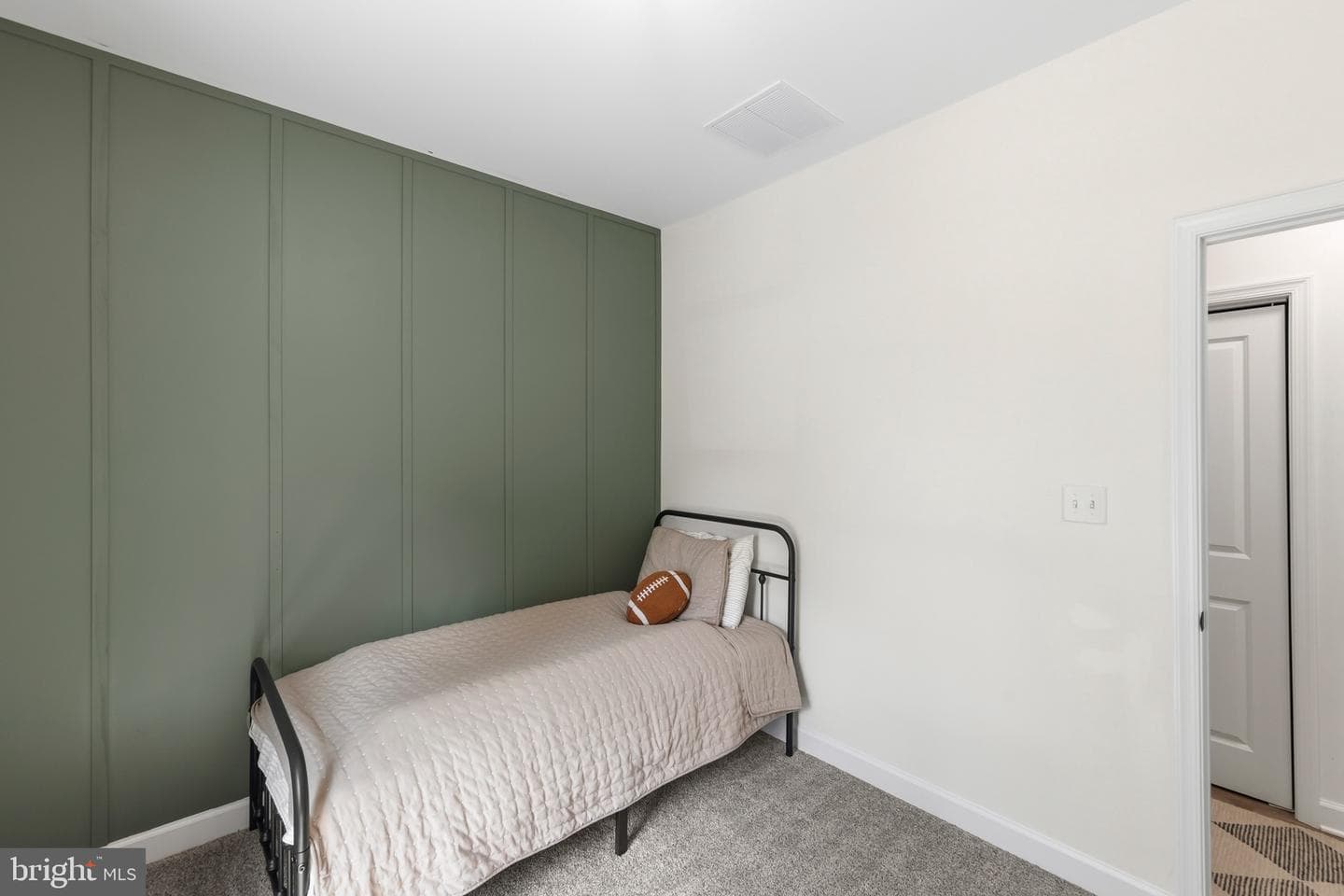 527 Grouse Drive photo 11