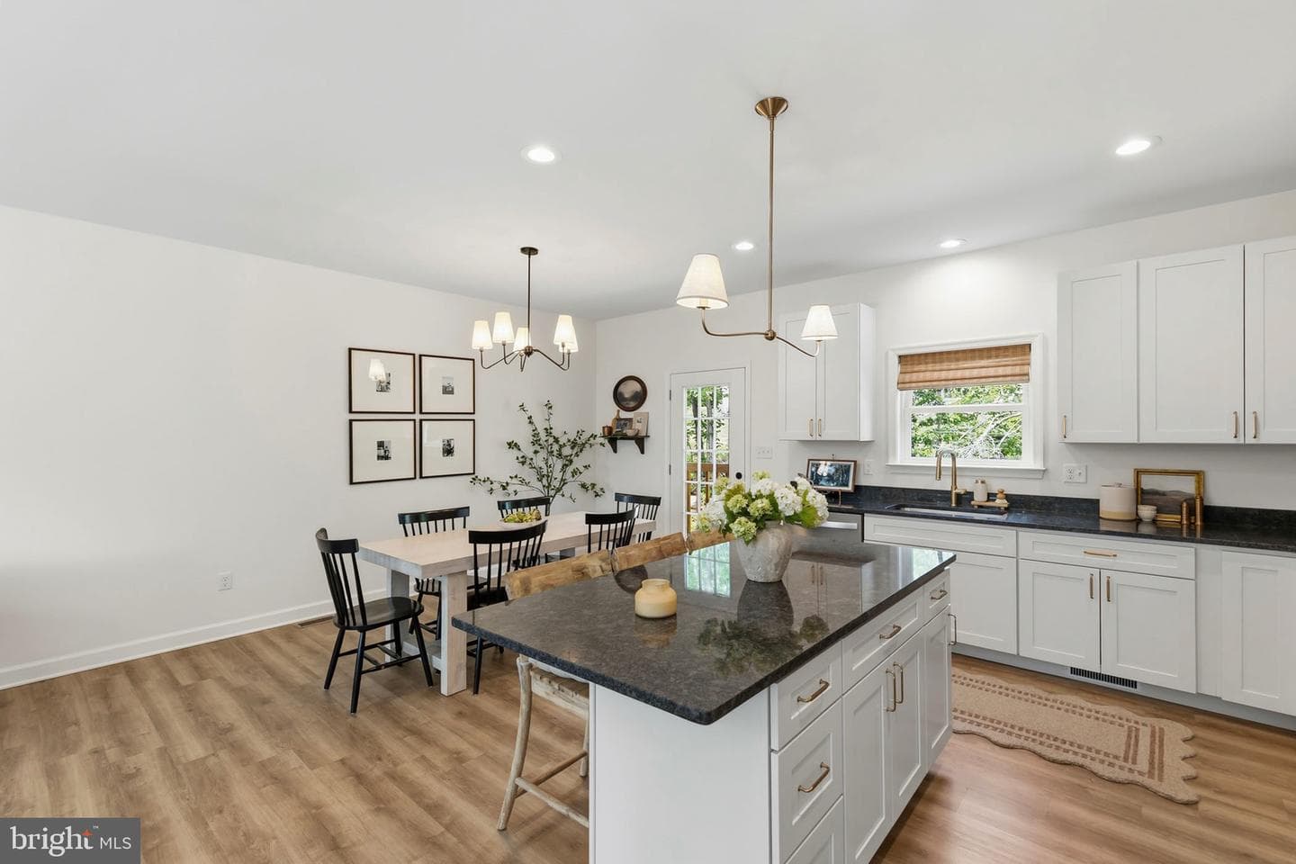 527 Grouse Drive photo 4