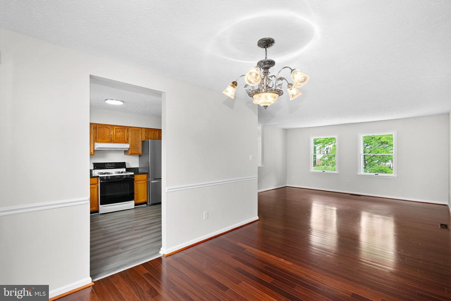 187 Village Court photo 11