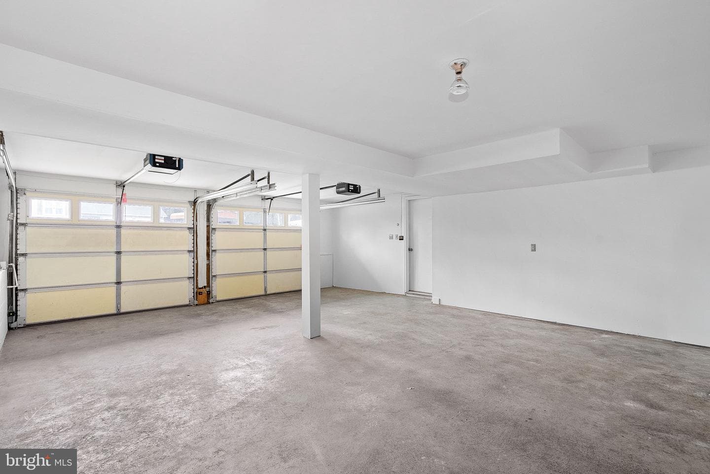 187 Village Court photo 37