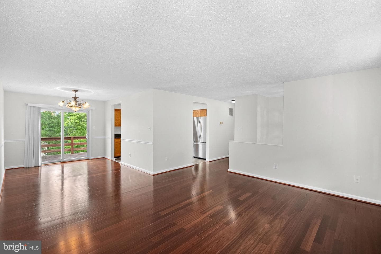 187 Village Court photo 7