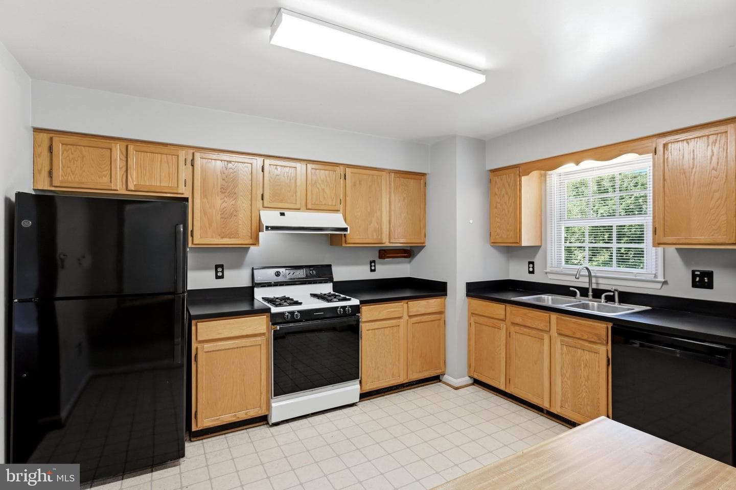 303 Pembridge Drive photo 14