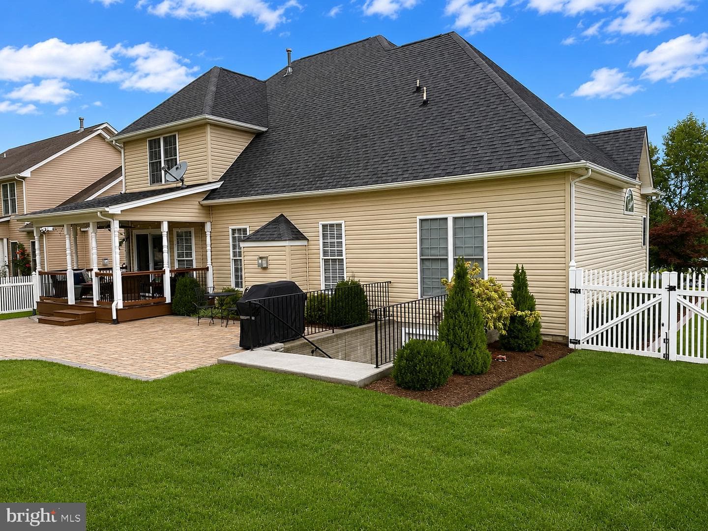 130 Travis Court photo 3
