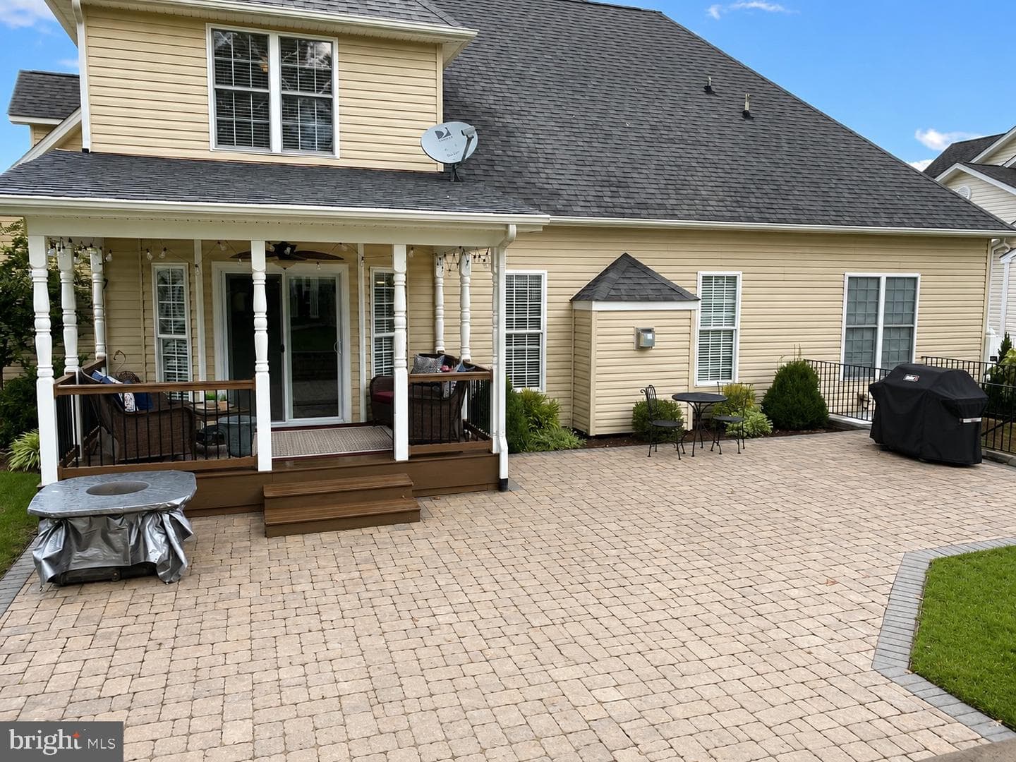 130 Travis Court photo 4