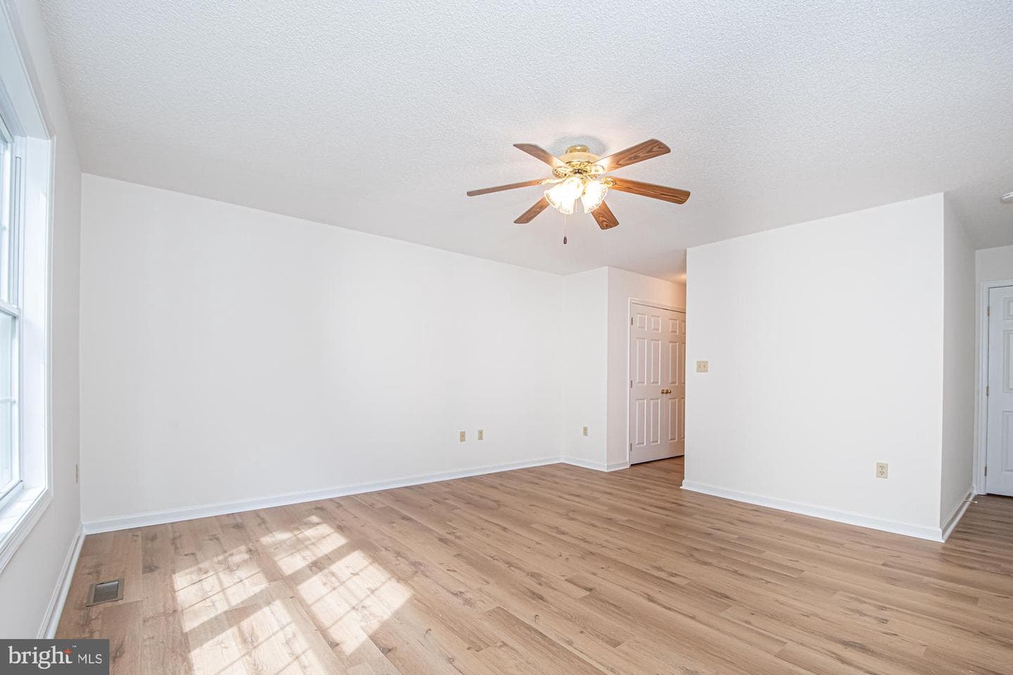 1001 N Timber Ridge Road photo 29