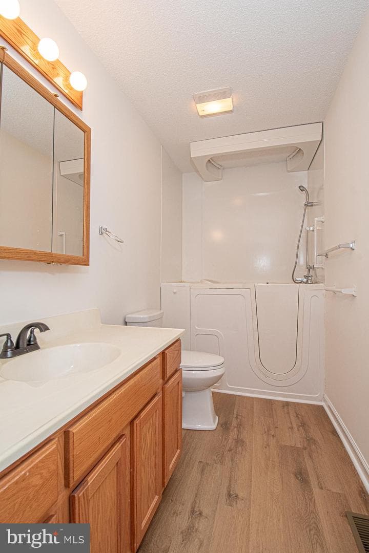 1001 N Timber Ridge Road photo 46