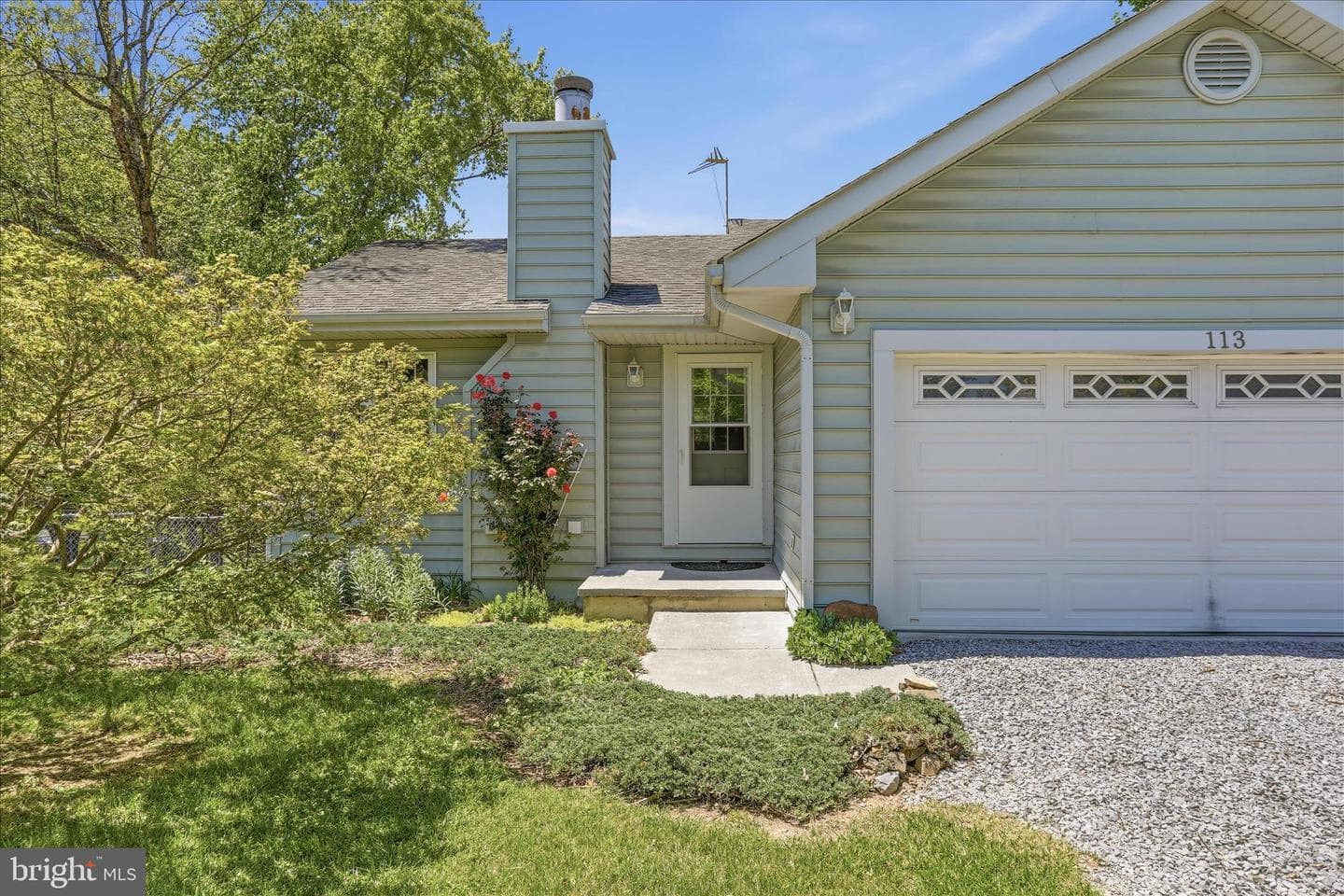 113 Bluebird Drive photo 3
