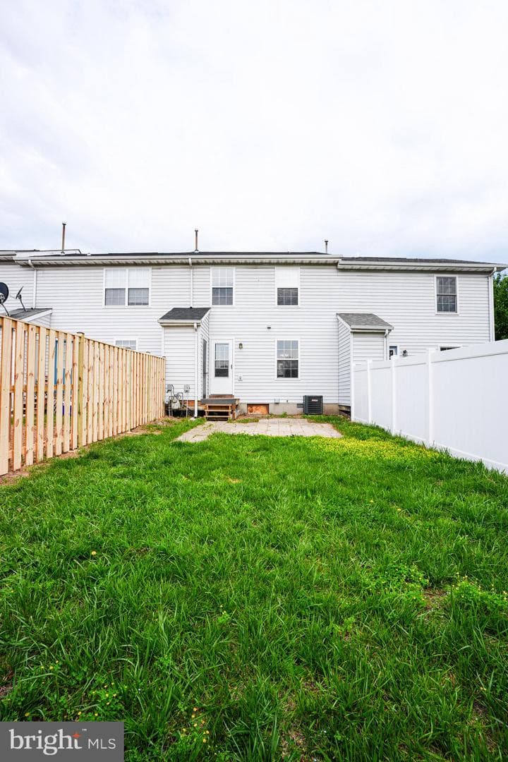 218 Stratford Drive photo 2