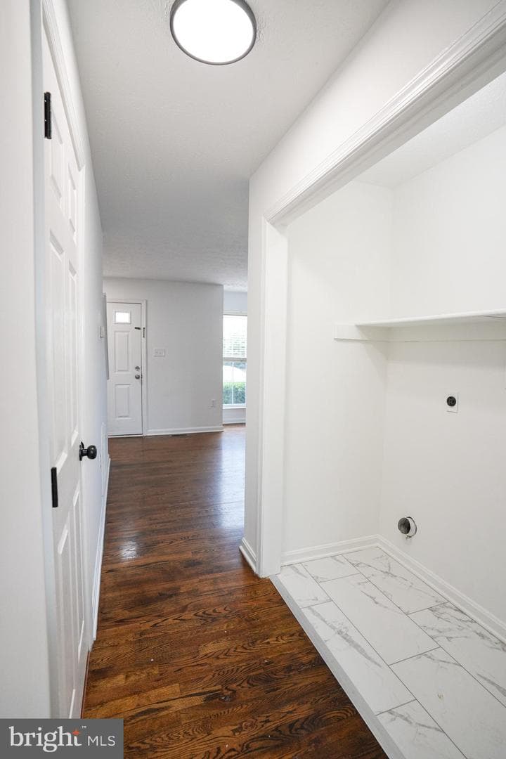 218 Stratford Drive photo 9