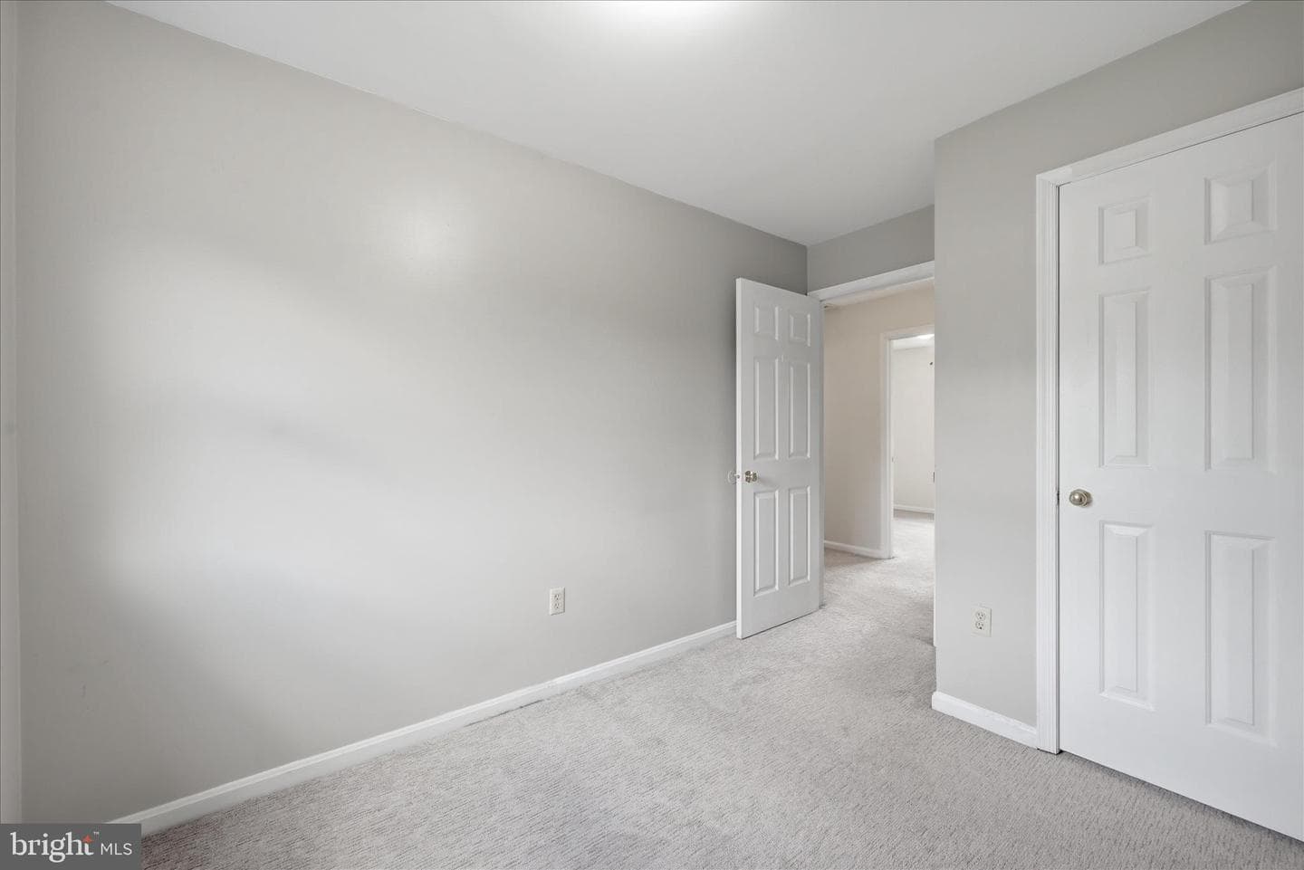 304 Ash Hollow Drive photo 18