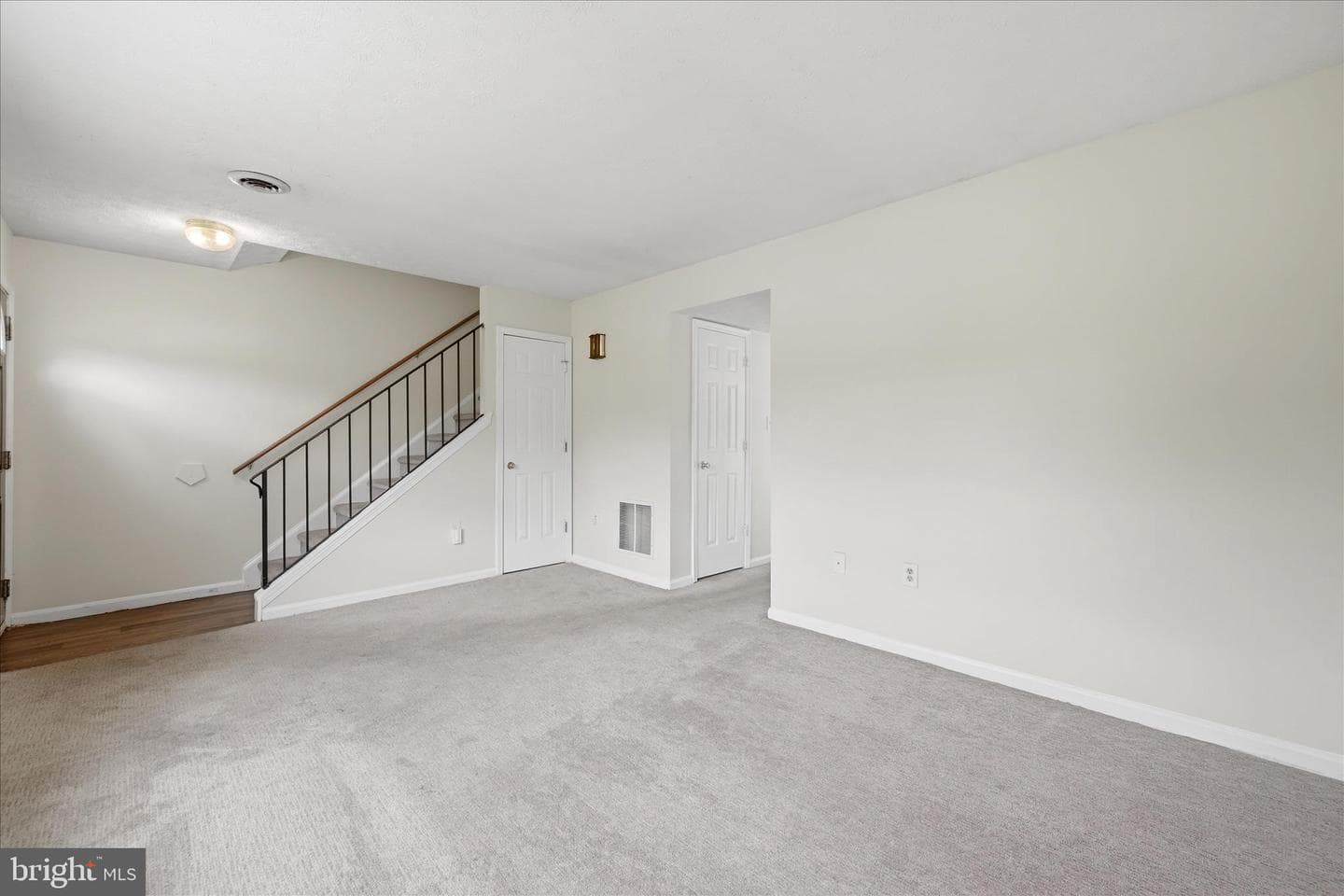 304 Ash Hollow Drive photo 7