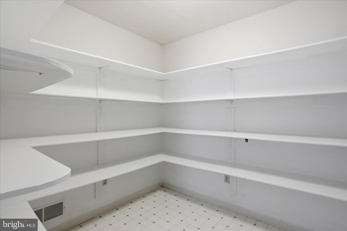 300 Tavistock Drive photo 49