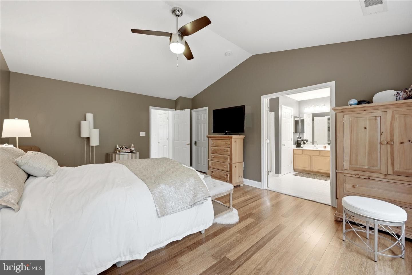 109 Cheshire Court photo 25