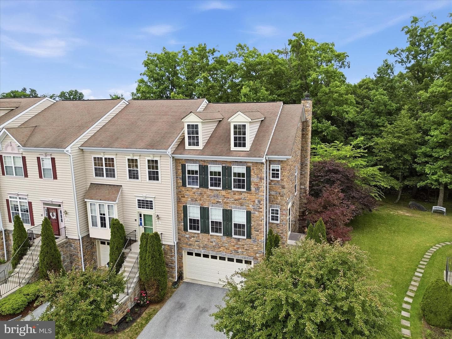 109 Cheshire Court photo 42