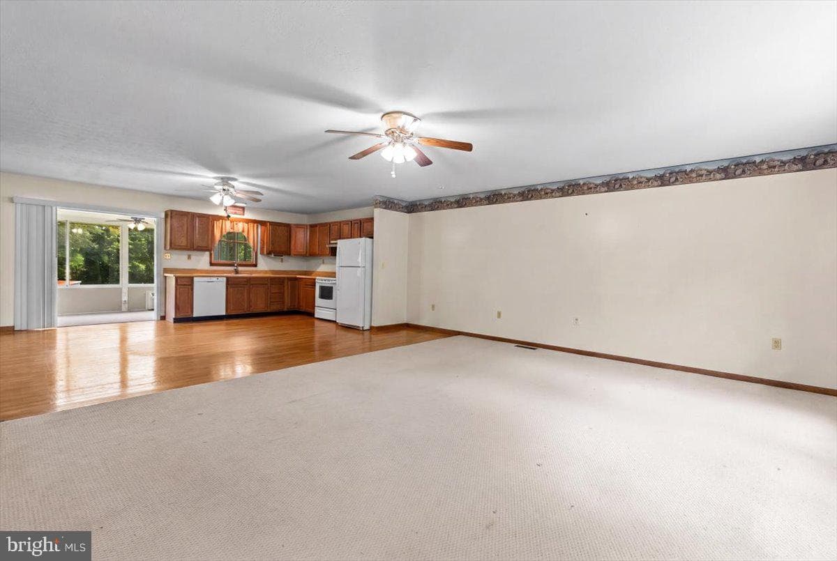 2294 Welltown Road photo 2