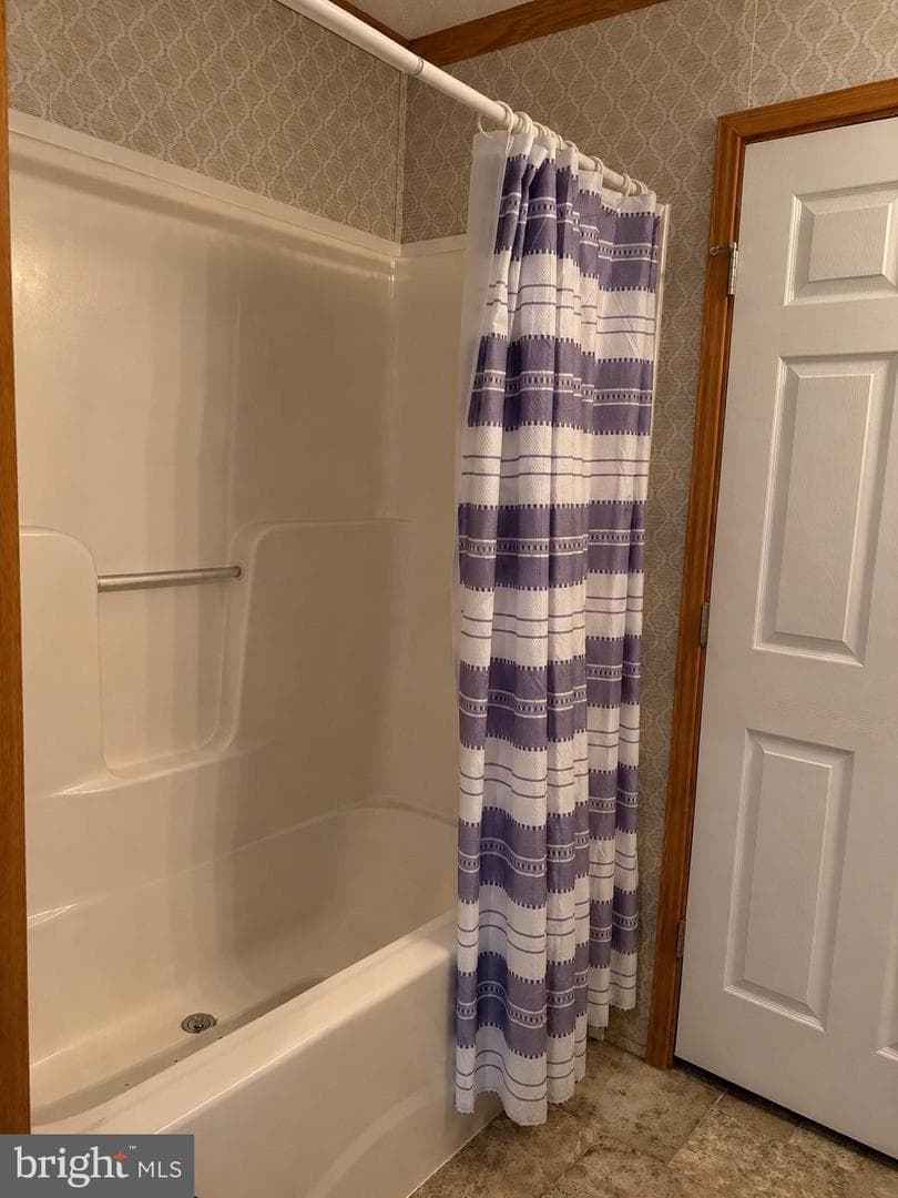 105 Chamberlain Court photo 18